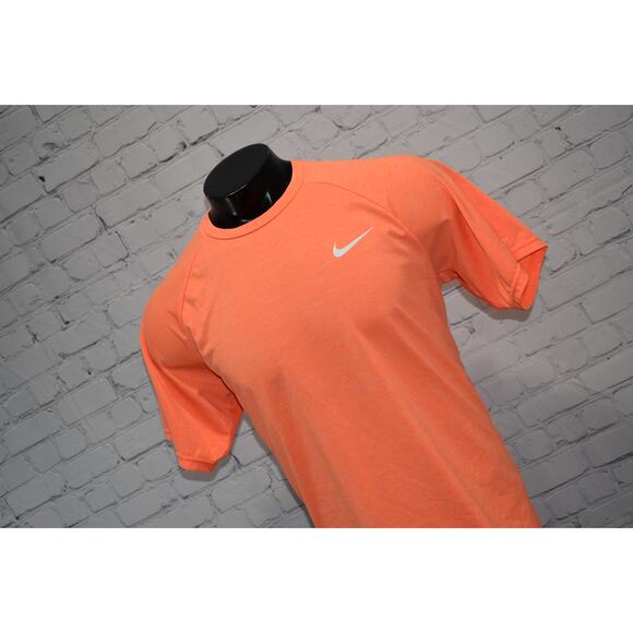 Nike Swimming Sun Gym Shirt Workout Mens Size XL Polyester Dri-Fit UPF 40+ - Picture 5 of 5